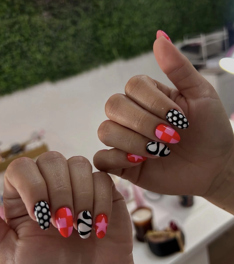 những mẫu nail dành cho da ngăm đẹp