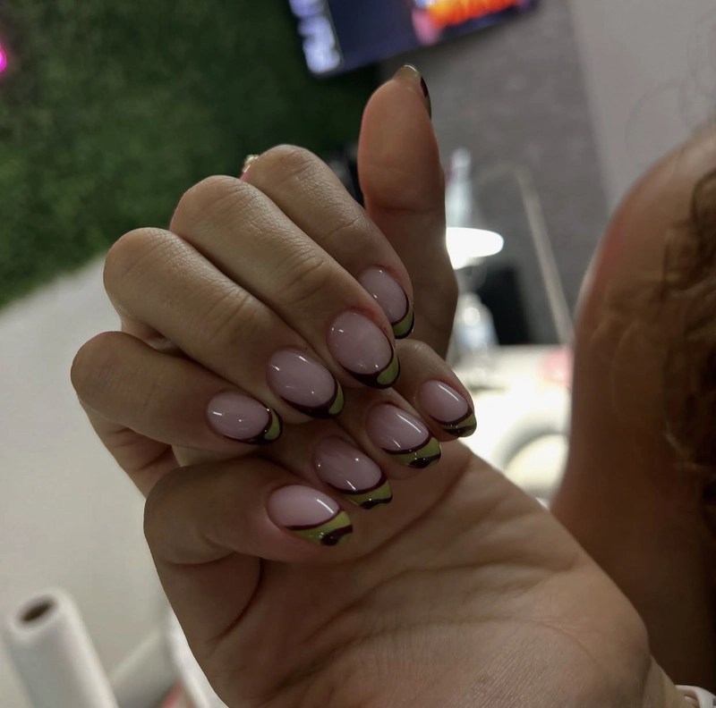 những mẫu nail dành cho da ngăm