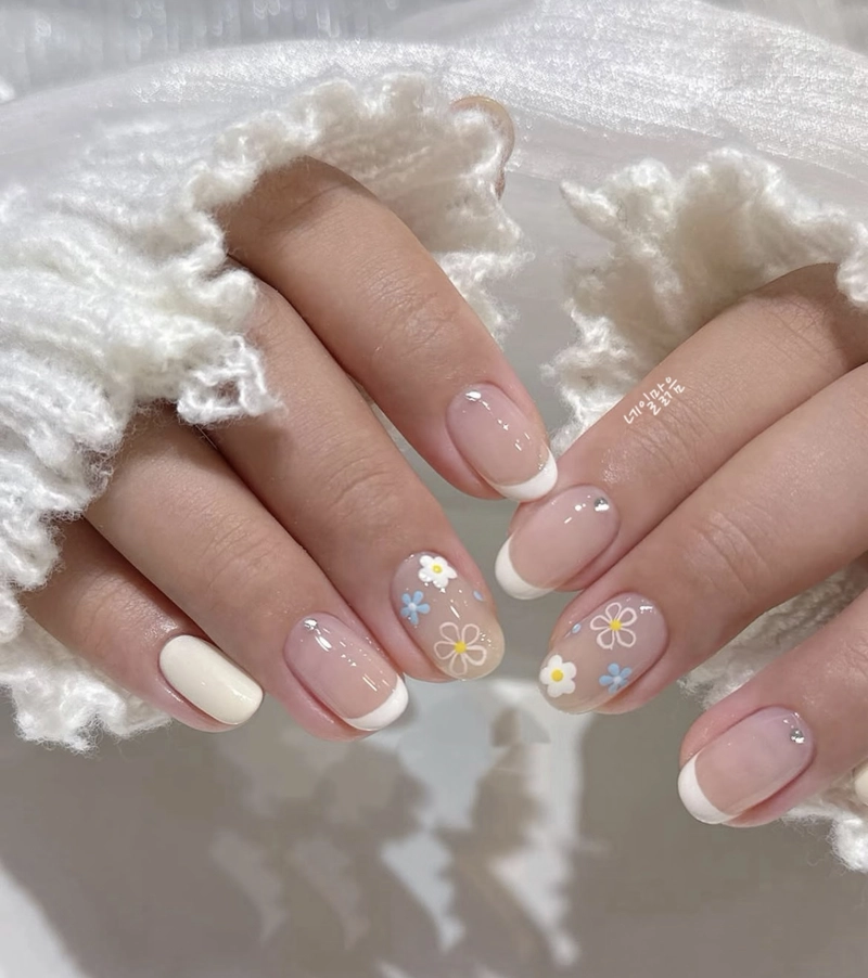 những mẫu nail đẹp cho học sinh