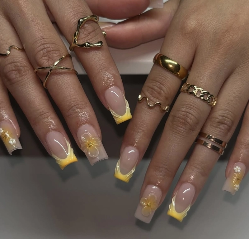 những mẫu nail hợp với da ngăm