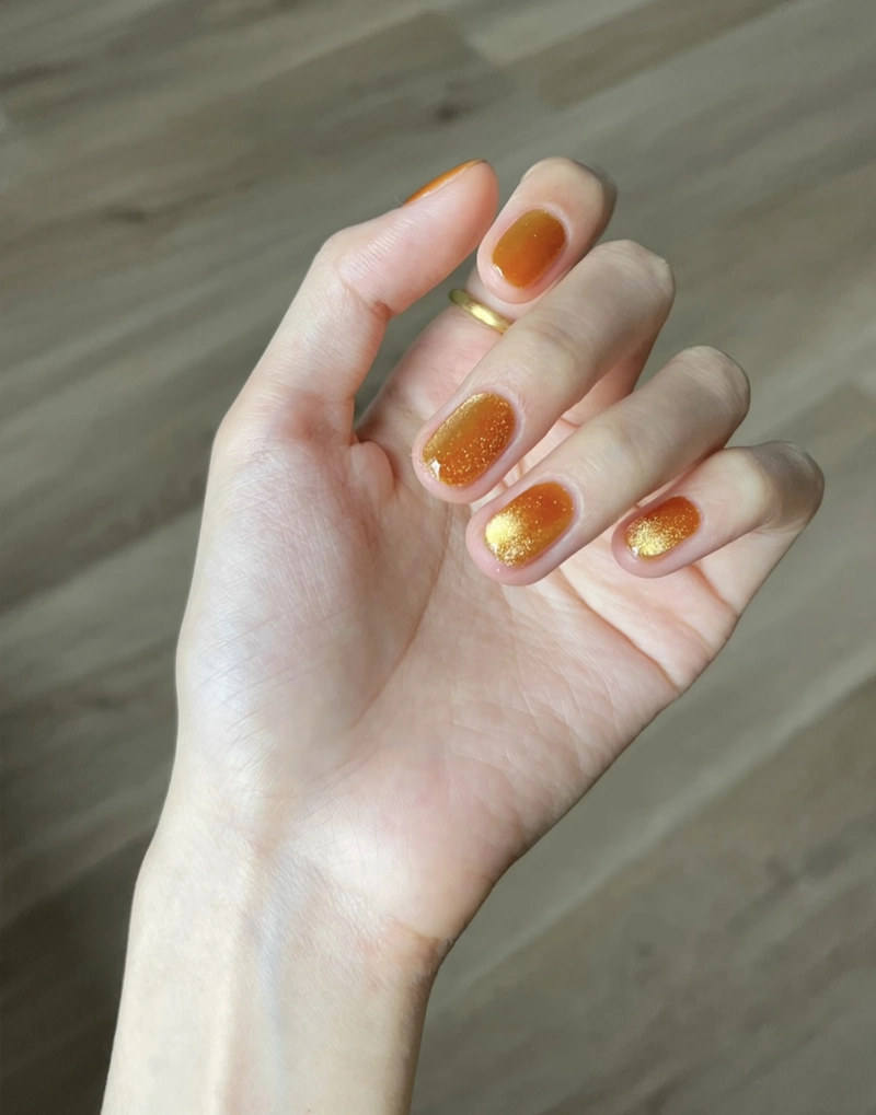 những mẫu nail màu cam đơn giản