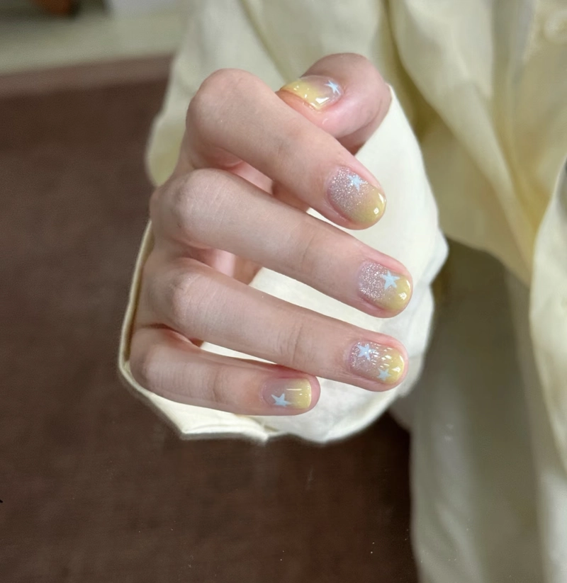 những mẫu nail ngắn đẹp ombre