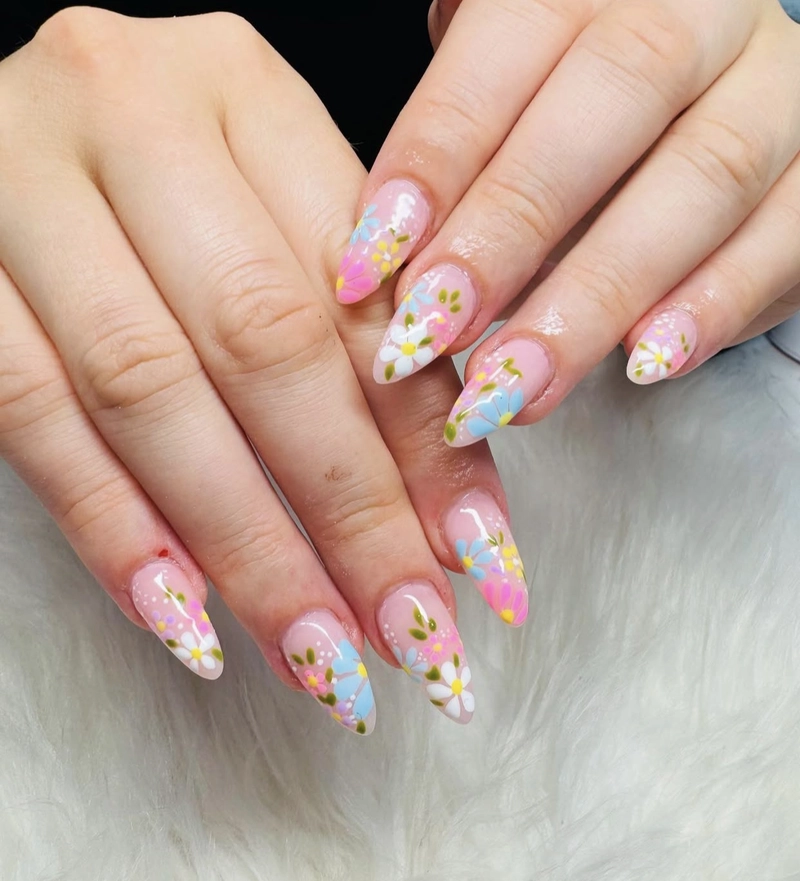 những mẫu vẽ hoa nail đơn giản