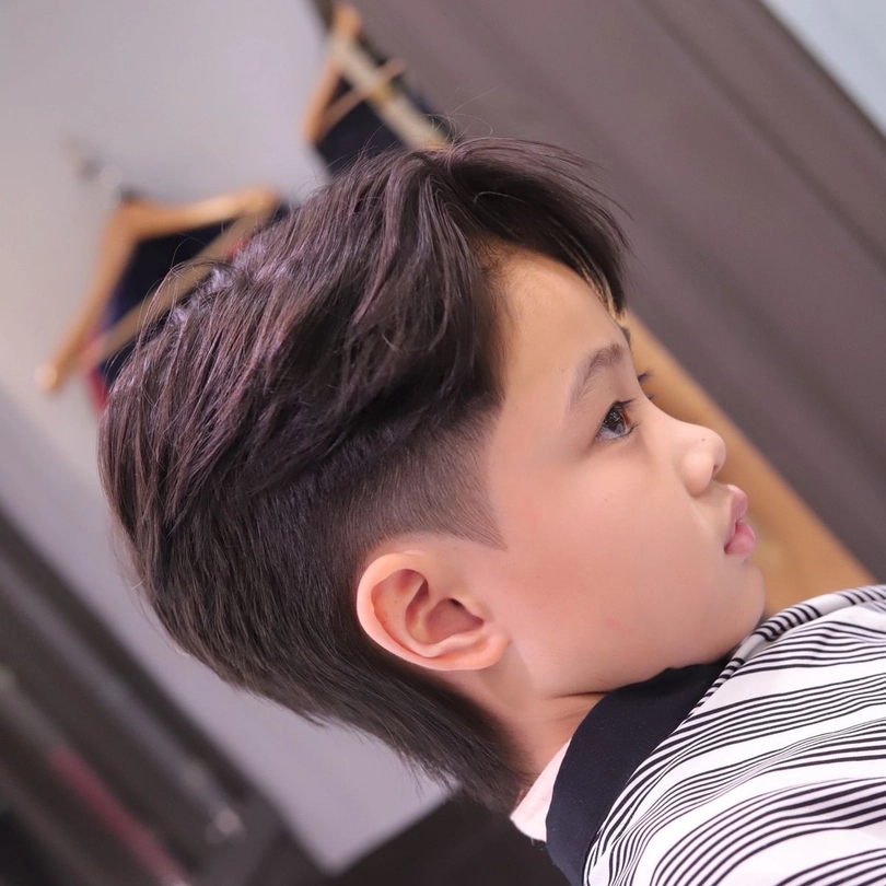 side part 64 mullet cho bé