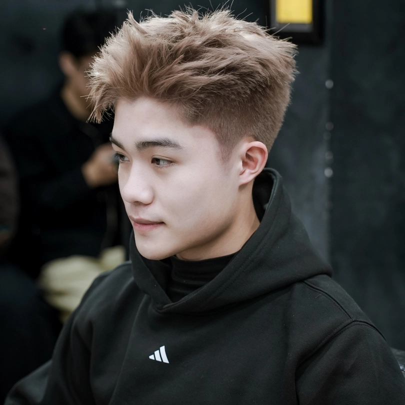side part tóc ngắn