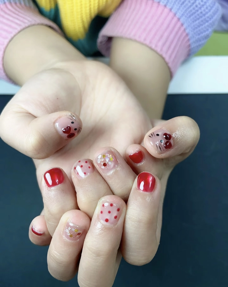 sơn móng tay cho bé gái đáng yêu