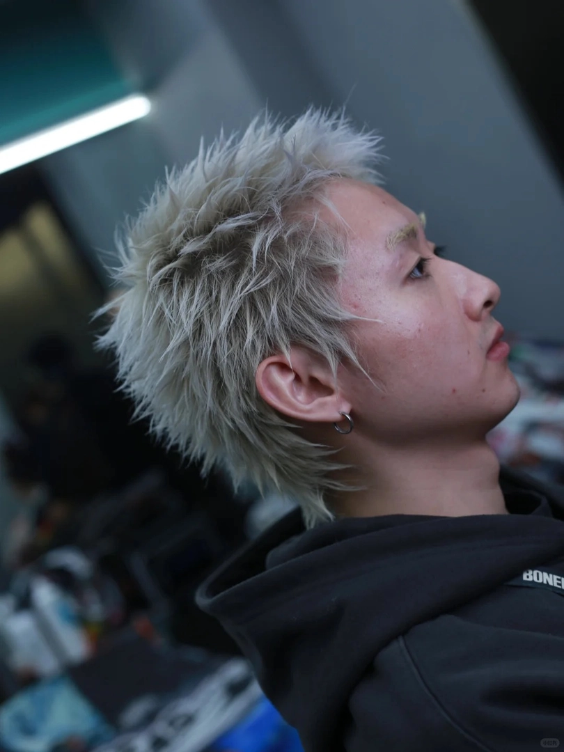 tạo kiểu tóc spiky