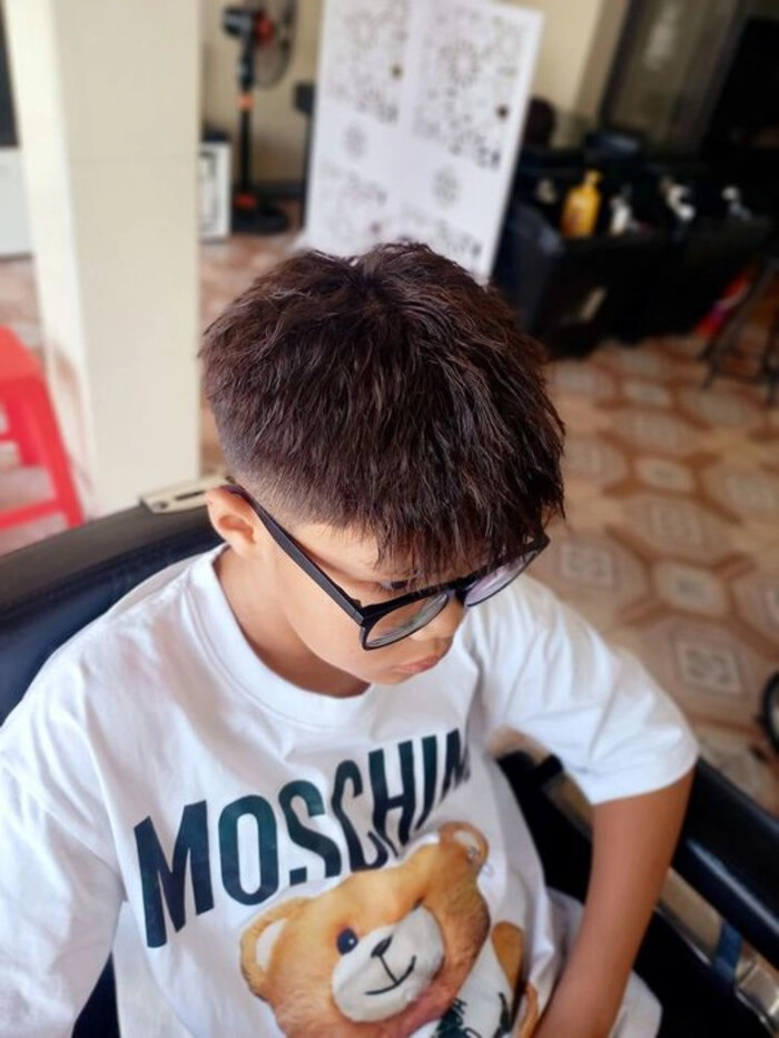 tóc con sâu nam uốn nhẹ