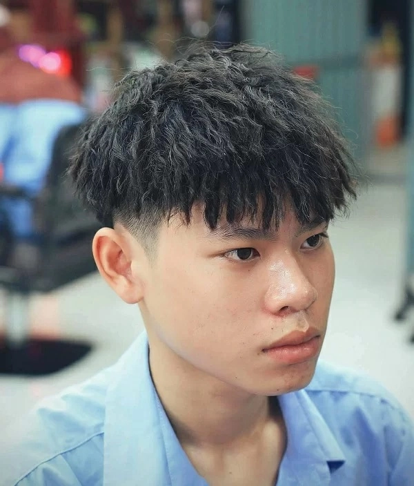 tóc con sâu tự nhiên