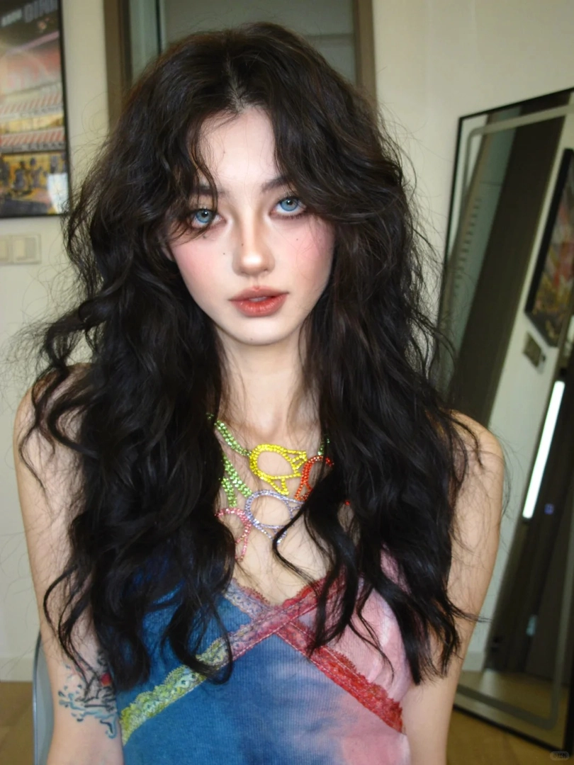 tóc hippie xoăn sóng nước