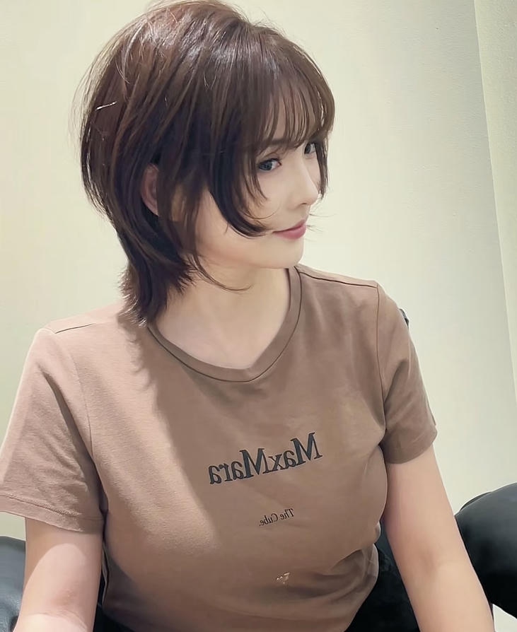 tóc ngắn nữ mặt tròn tôn gương mặt