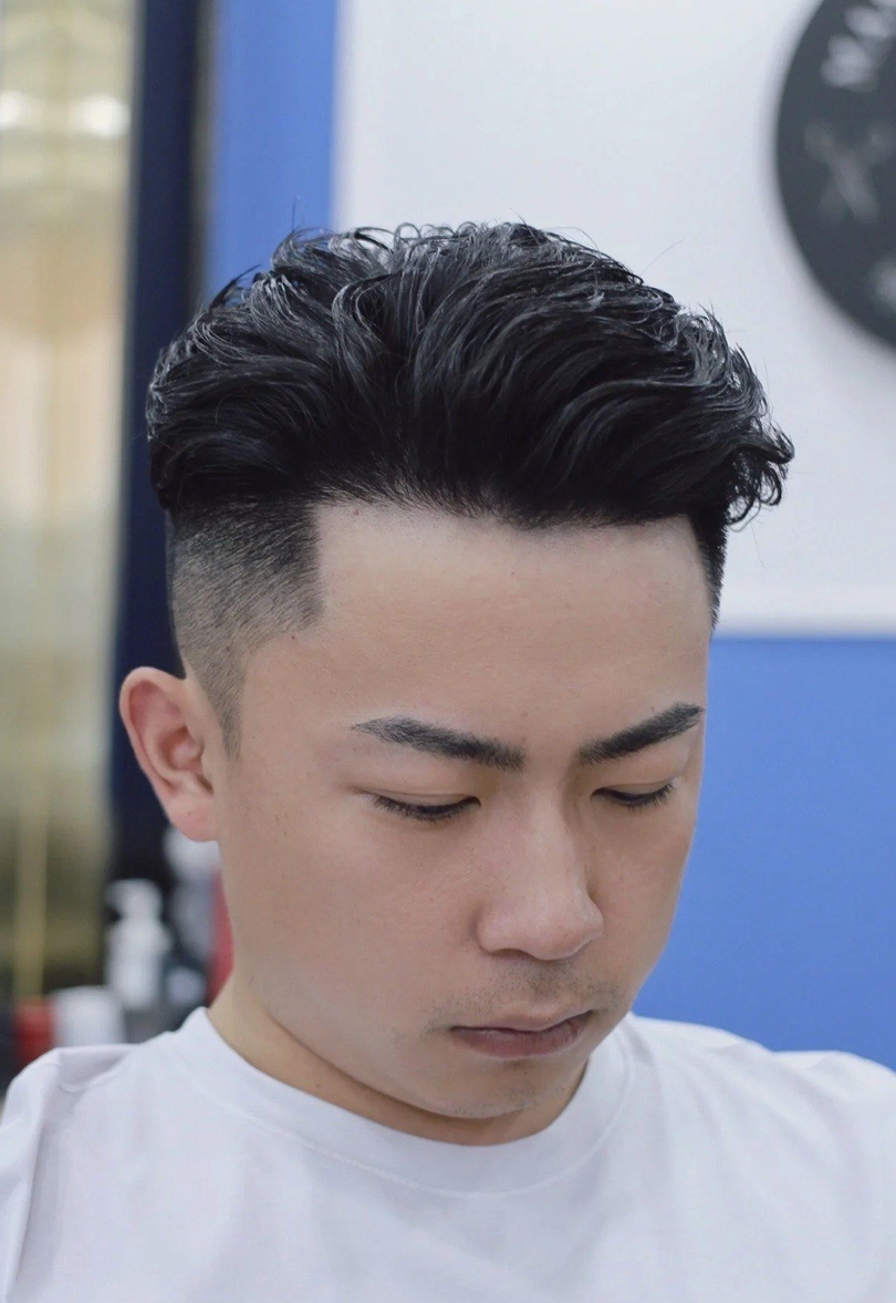 tóc side part vuốt ngược slickback