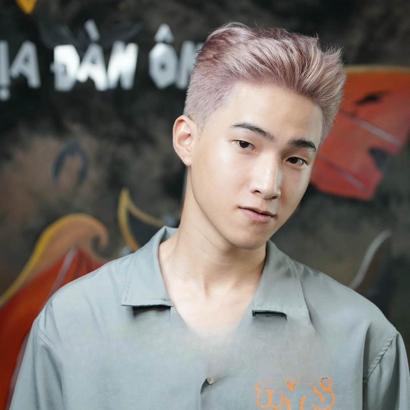 tóc side part vuốt ngược