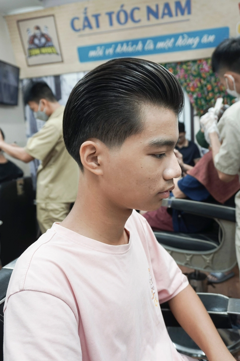 tóc slick back nam lịch lãm