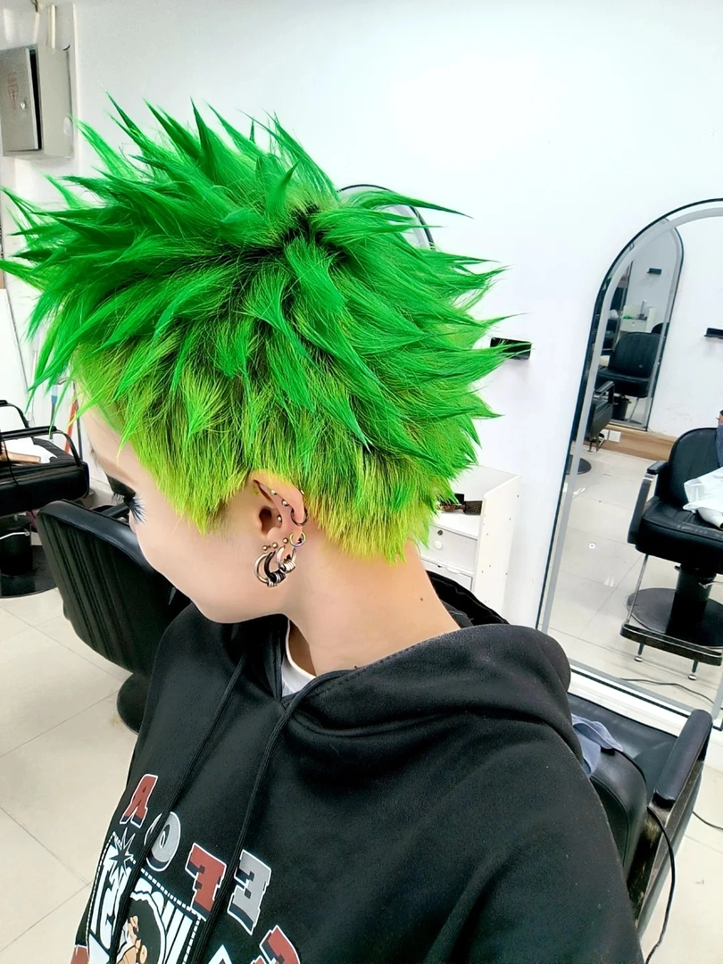 tóc spiky nghịch