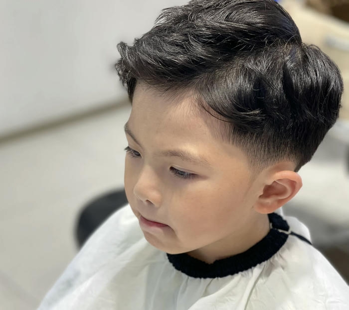 tóc undercut cho bé trai gọn gàng sạch sẽ