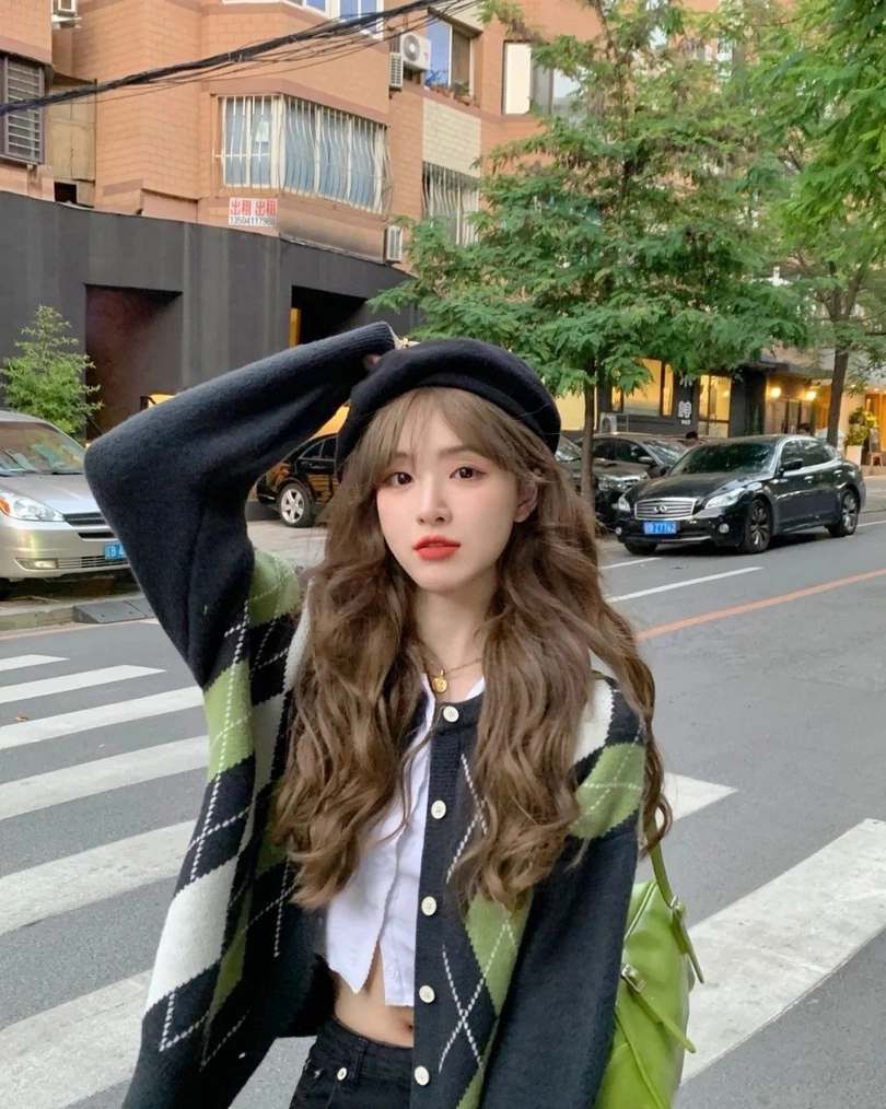 tóc xoăn hippie lọn to nhuộm vàng