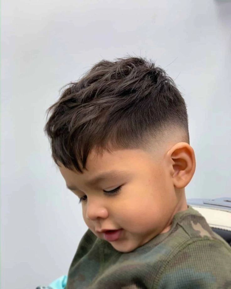 tóc xoăn trẻ em