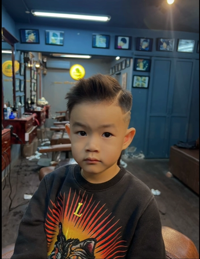 undercut bé trai mặt dài