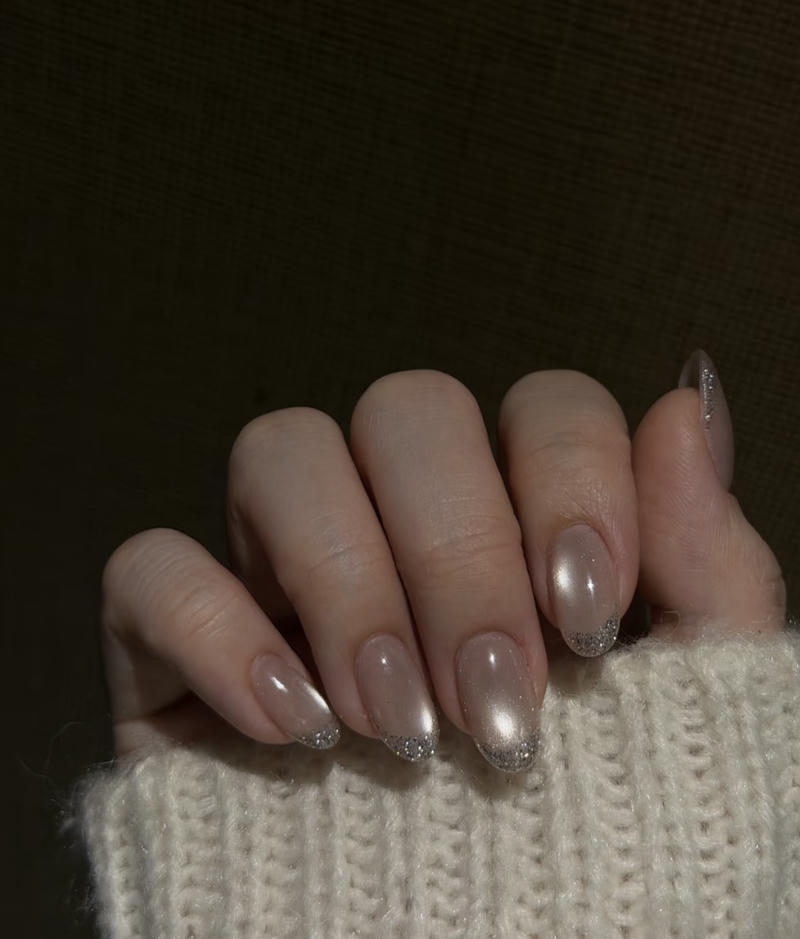 Mẫu nail mắt mèo ánh nhũ quyến rũ
