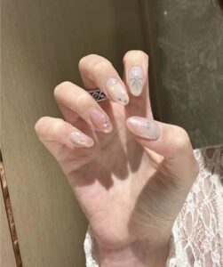 mẫu nail tròn nhọn xinh