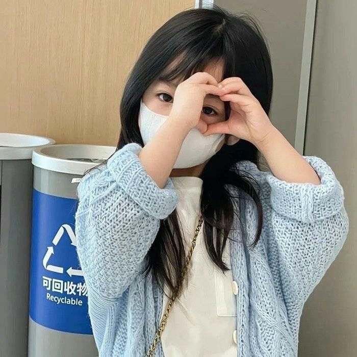 meme reaction thả tym