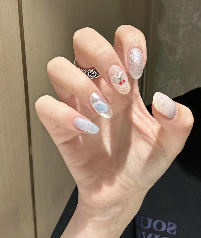 nail trắng form tròn nhọn