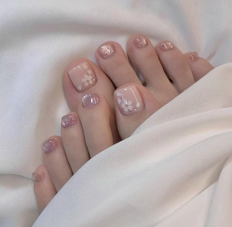 những mẫu nail đẹp cho chân nhẹ nhàng