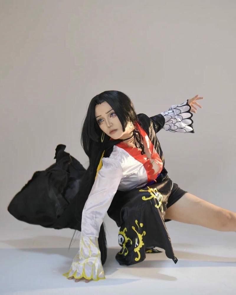 Ảnh Boa Hancock Cosplay khoe dáng vẻ gợi cảm tinh tế