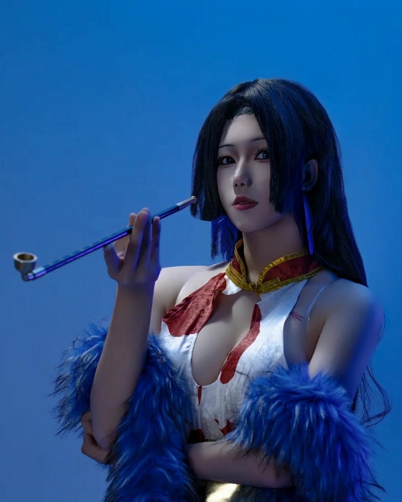 Ảnh Boa Hancock Cosplay với thân hình quyến rũ nghệ thuật
