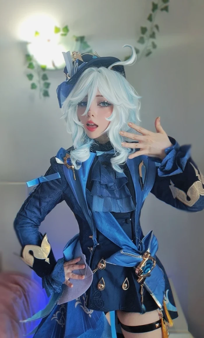 Ảnh Furina cosplay gợi cảm tinh tế