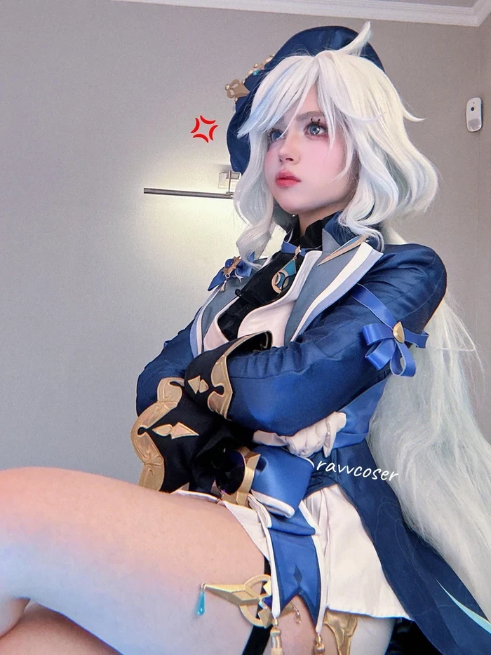 Ảnh Furina cosplay quyến rũ gợi cảm