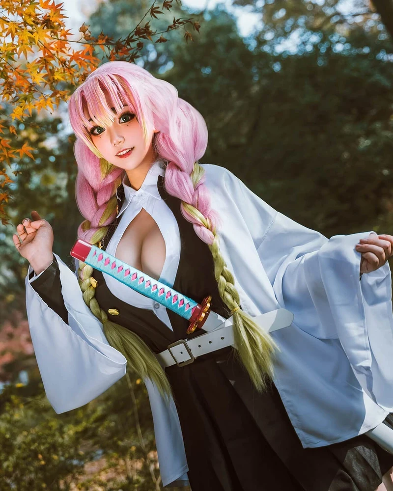 Ảnh cosplay Mitsuri đáng yêu kiều diễm