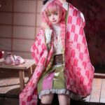 Ảnh cosplay mitsuri trang phục truyền thống họa tiết ô vuông