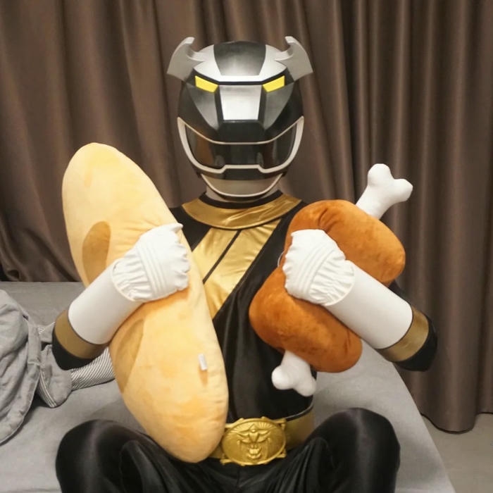 Ảnh đại diện hài hước siêu nhân cầm đùi gà