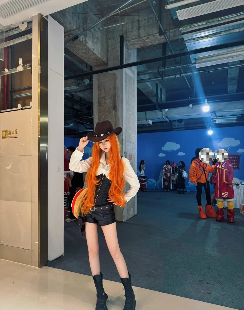 Ảnh đẹp Cosplay Nami tái hiện nhân vật One Piece
