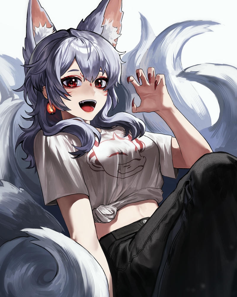 Ảnh hồ ly anime tóc xám khói ngồi thư giãn phong cách