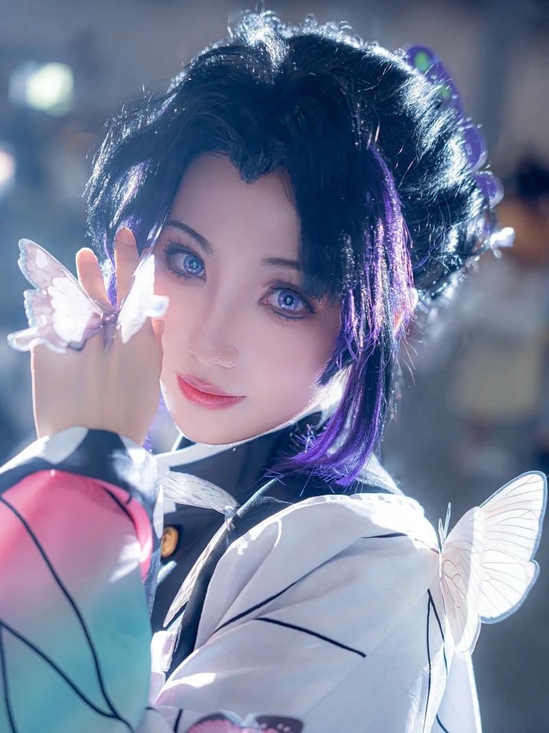 Ảnh shinobu cosplay chụp góc nghiêng thần thánh sắc sảo lạnh lùng