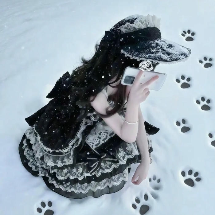 Avatar nữ tâm trạng ngồi bệt dưới sàn nhà tối