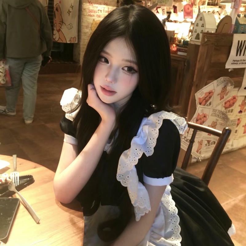 Cosplay hầu gái nổi bật với trang phục đẹp