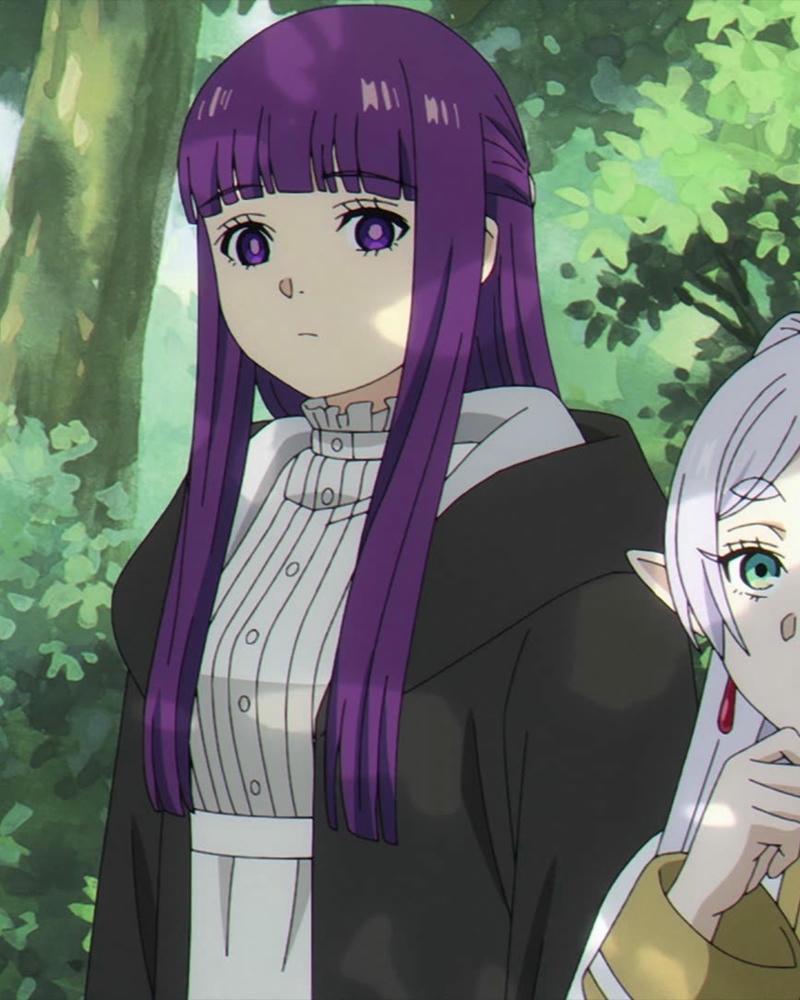 Fern đi dạo trong rừng cây xanh thẳm yên bình