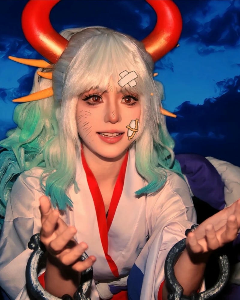 Hình ảnh hóa trang yamato sừng đỏ tóc trắng xinh xắn