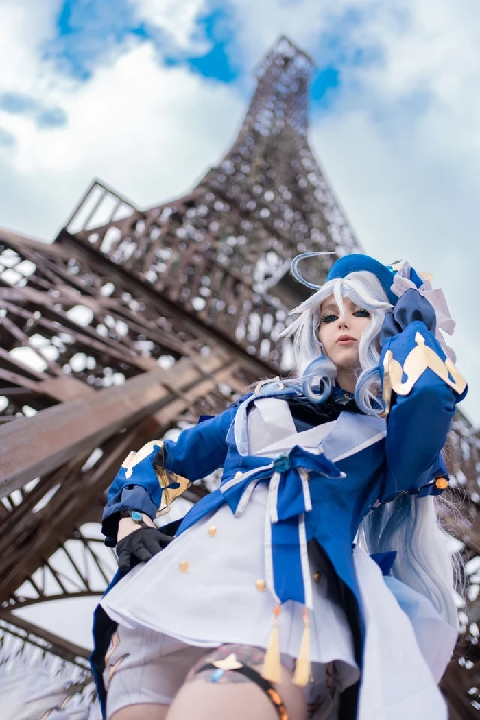 Hình cosplay Furina sexy cuốn hút kiêu sa