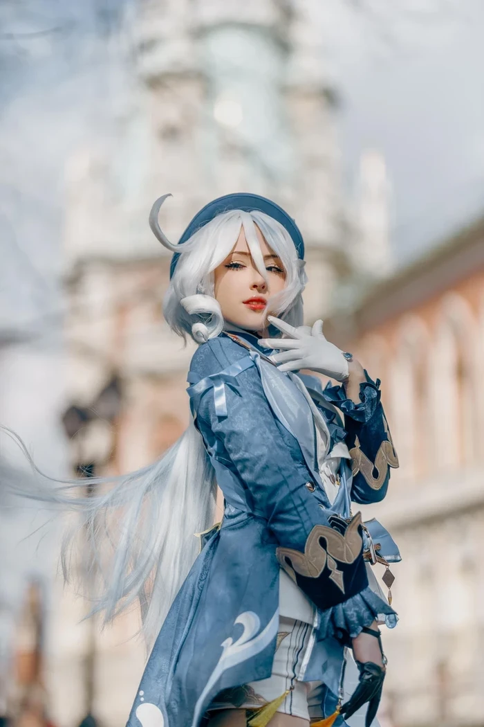 Hình cosplay Furina sexy mềm mại hấp dẫn
