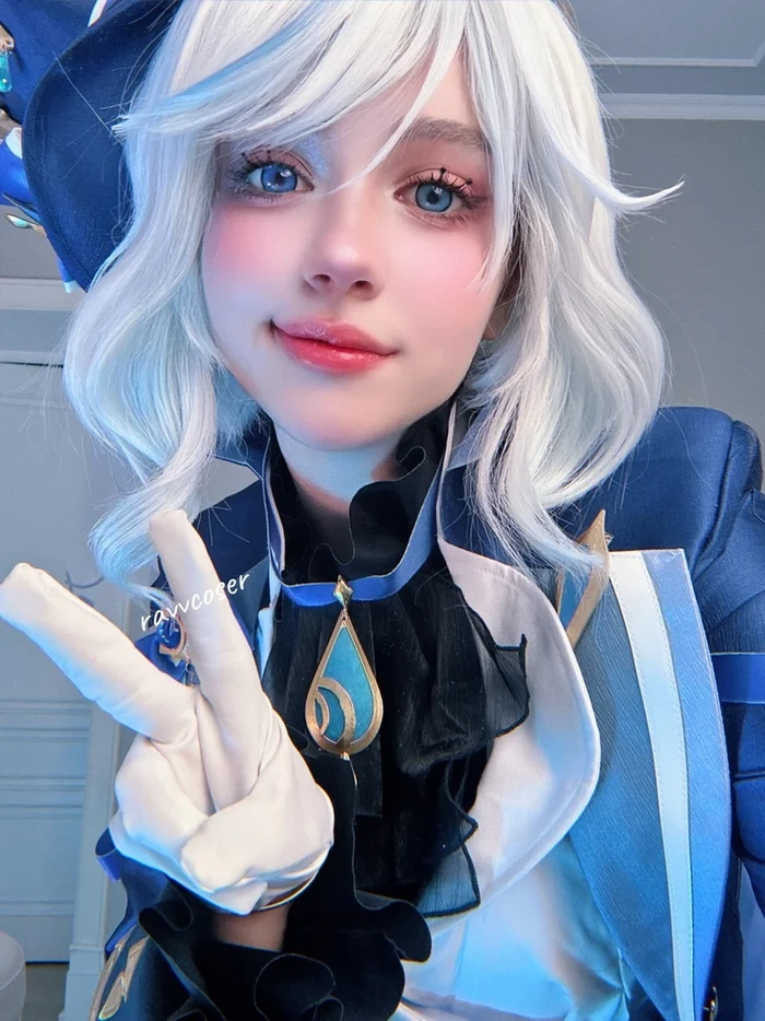 Hình cosplay Furina sexy rực rỡ quyến luyến