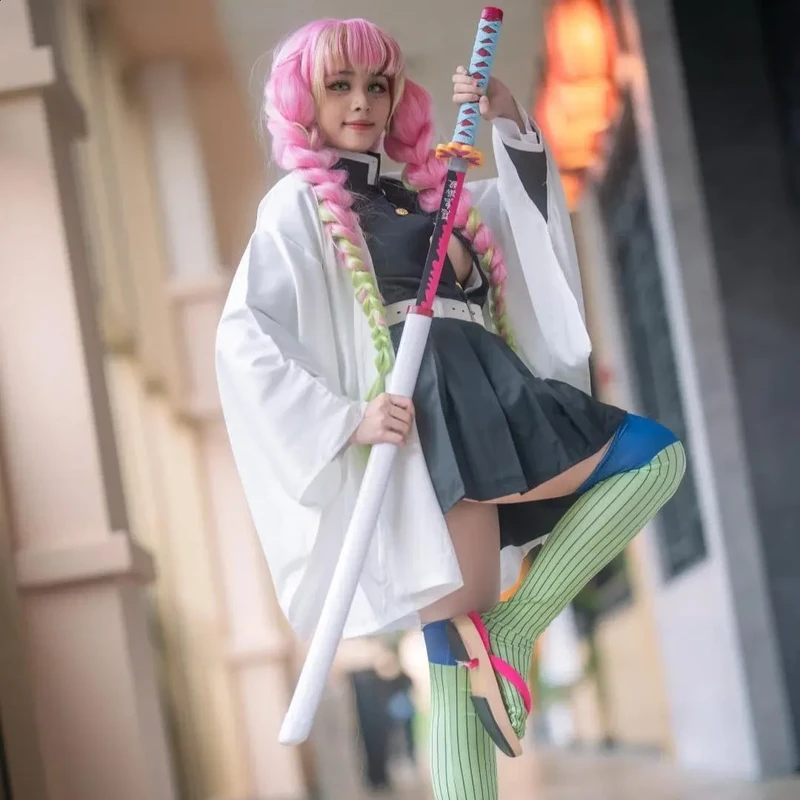 Hình cosplay Mitsuri tươi tắn duyên dáng