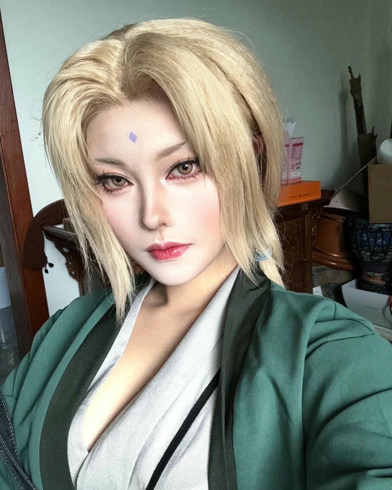 Hokage đệ ngũ trang điểm xinh đẹp nhìn trực diện