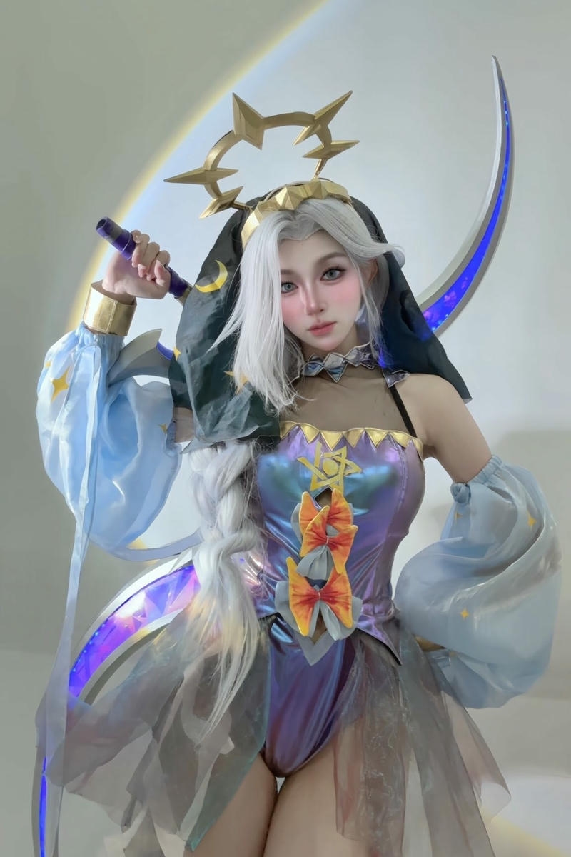 Mẫu nữ hóa thân chiến binh game mang phong cách quyến rũ