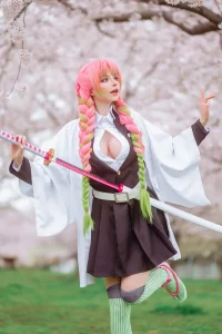 Mitsuri trong ảnh cosplay ngọt ngào lộng lẫy
