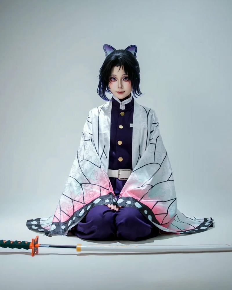 Shinobu kocho đẹp ngồi kiểu nhật bản truyền thống lịch sự